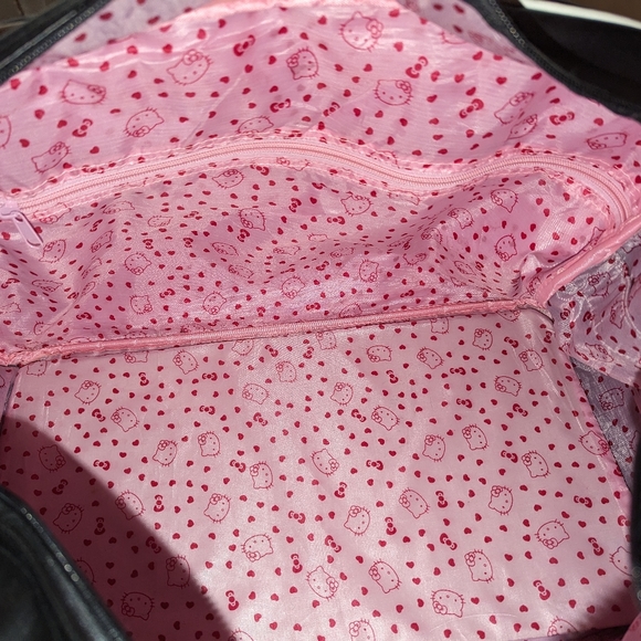 Hello Kitty Large Bag - Carry-On Bag / Overnight Bag / Duffle Bag - Picture 15 of 16